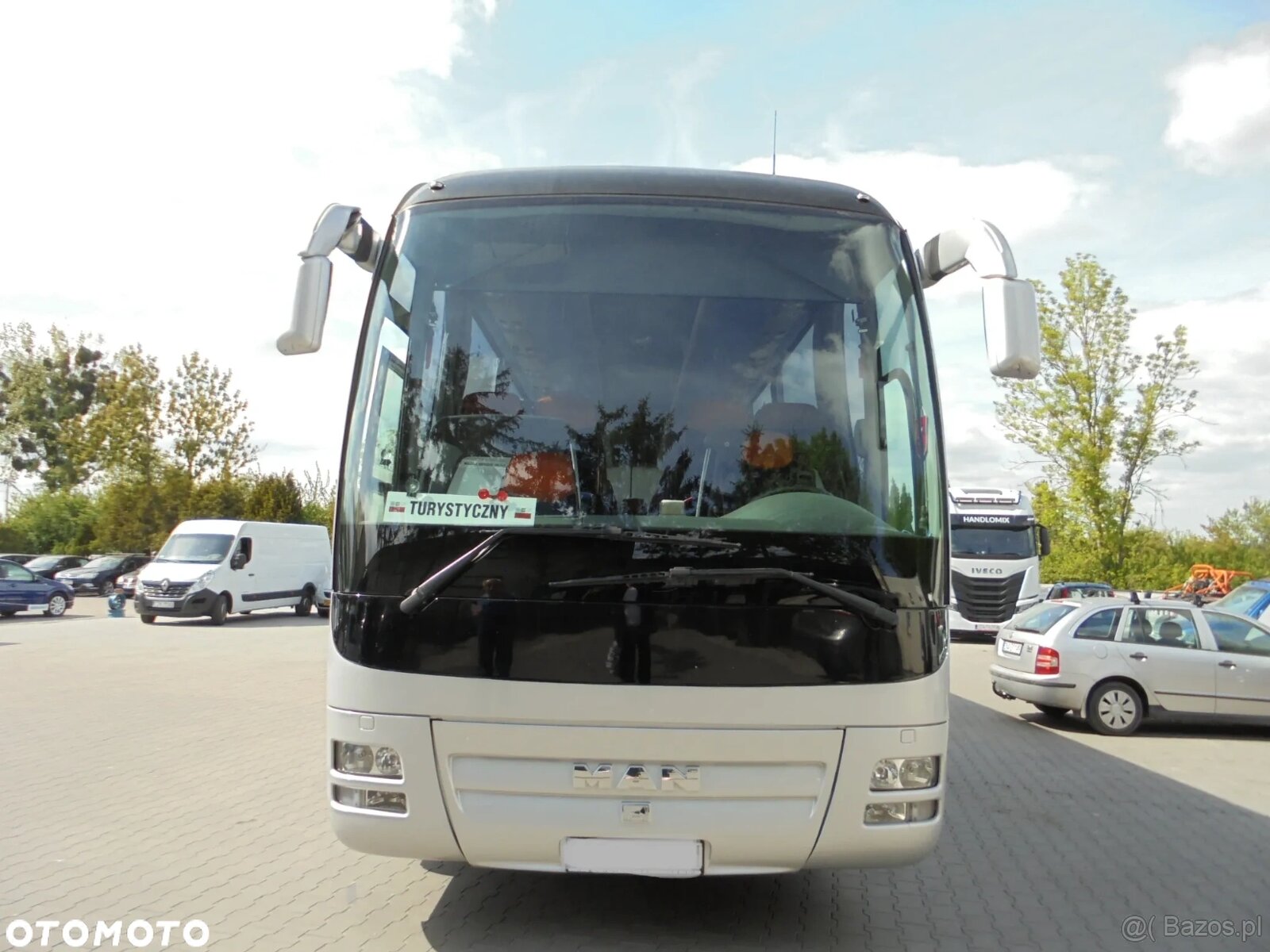 MAN R07 Lions Coach - 2