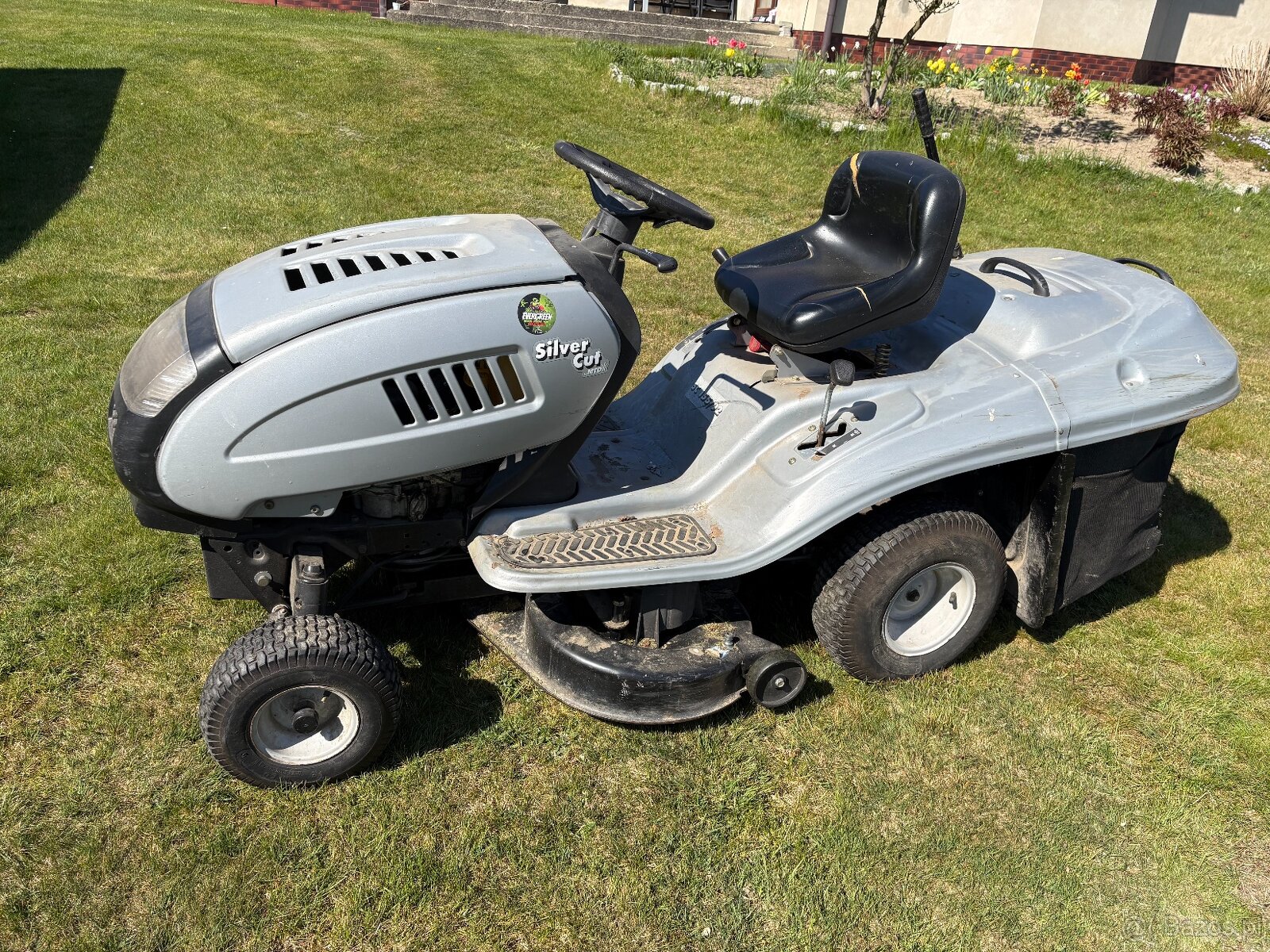 Kosiarka traktorek MTD11,6 KW z koszem-uszkodzony pas jezdny - 2