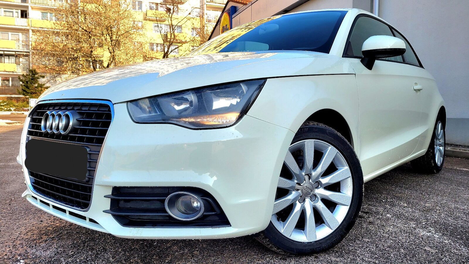 Biała DAMA AUDI a1 z Najlepszym silnikiem 1.6 diesel. - 2