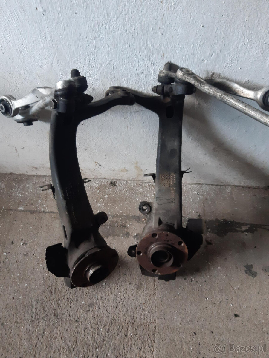 AUDI A8, S8 D2 - zwrotnica - 2