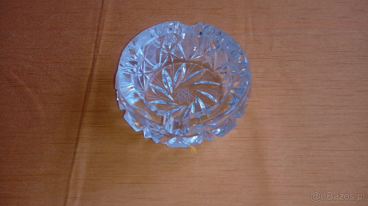 Popielniczka kryształowa o średnicy 13 cm. - 2