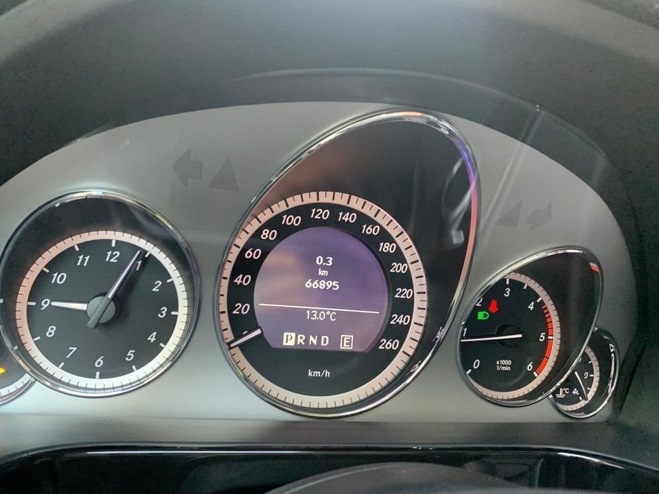 2011 Mercedes-Benz E 220 Avantgarde AMG Package - 2