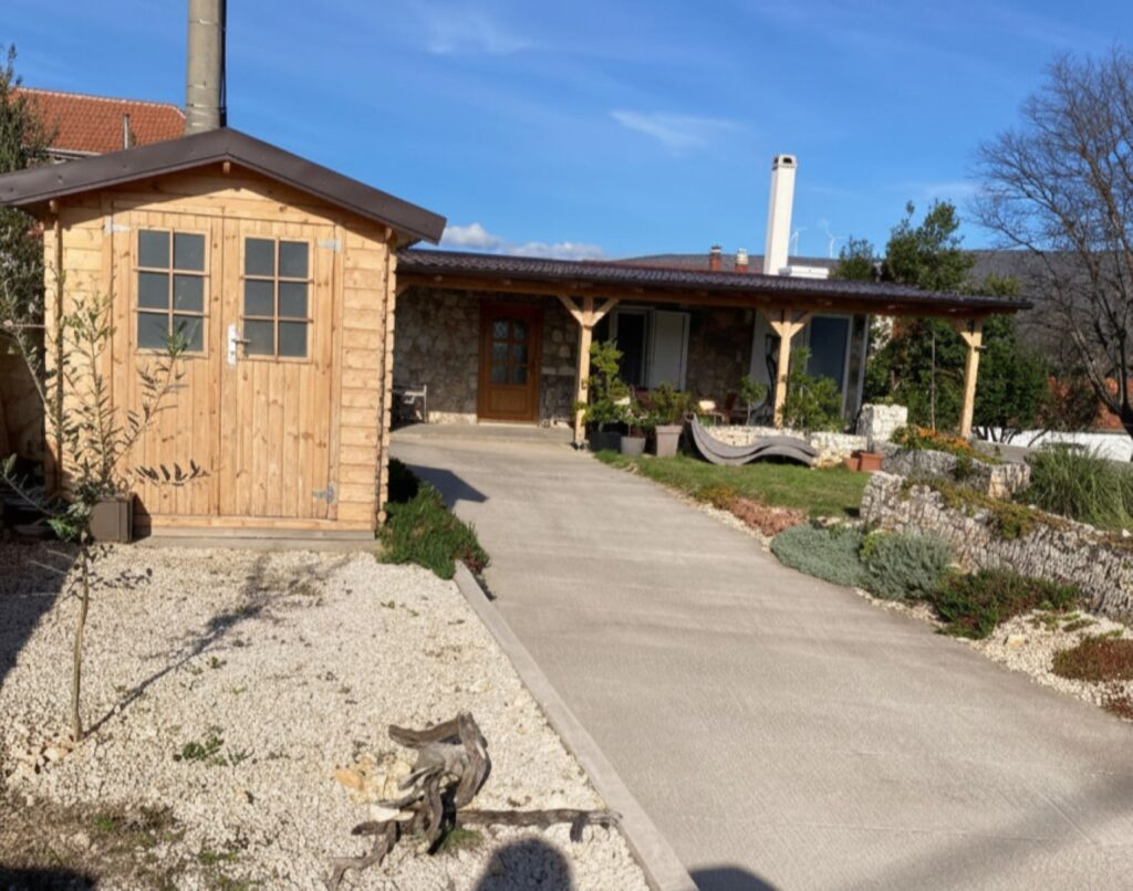 Chorwacja-umeblowany dom z widokiem na ogród i morze - 2