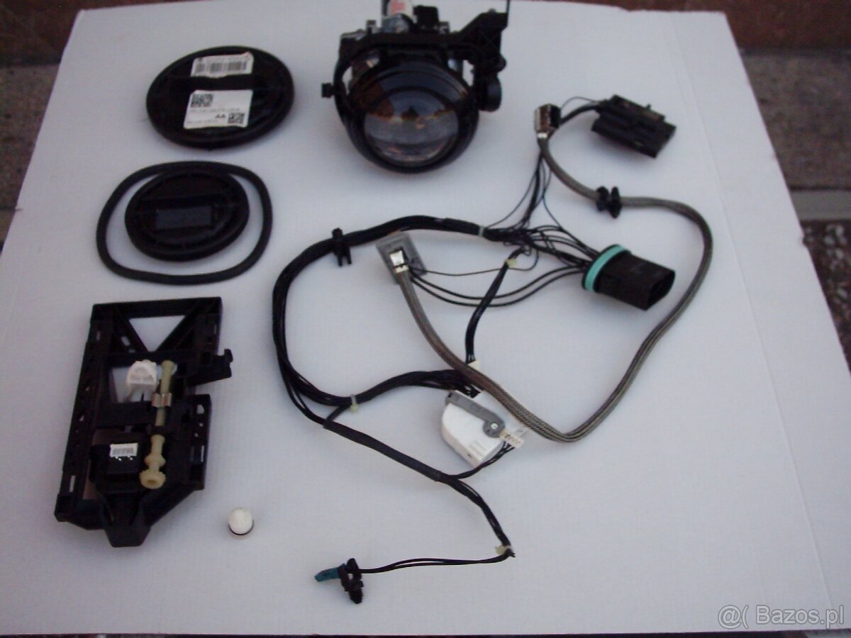 Mercedes GLA lampa lewa soczewka przewody ,moduł ,silniczek - 2