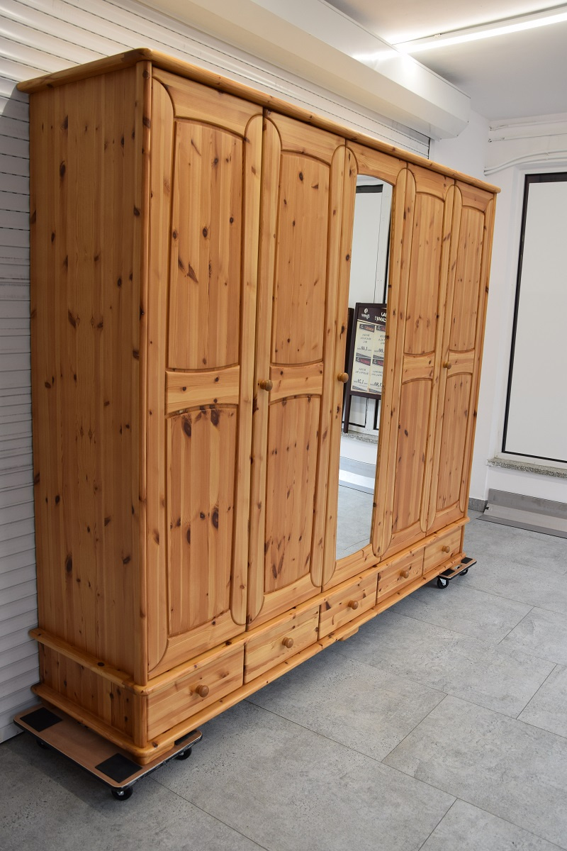 szafa z drewna sosnowego - jak nowa - 2