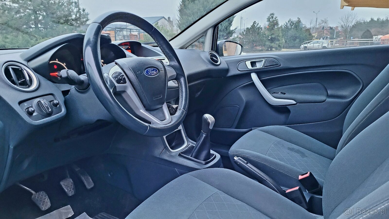 CZARNA DAMA Fiesta w benzynie z Klimą,Stan SALONOWY - 2