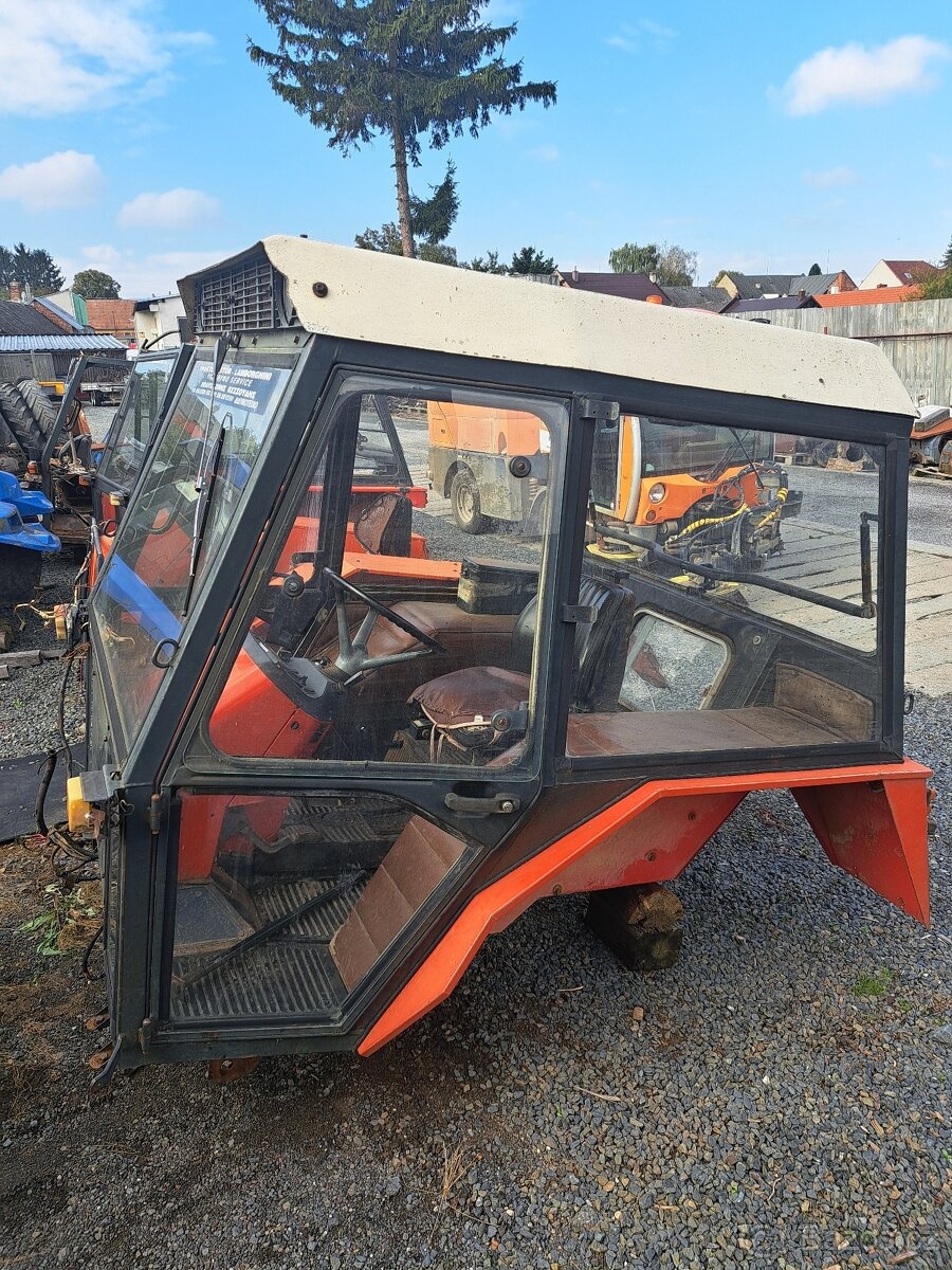 Kabina zetor 5211-7745. Typ BK 6011. - 2