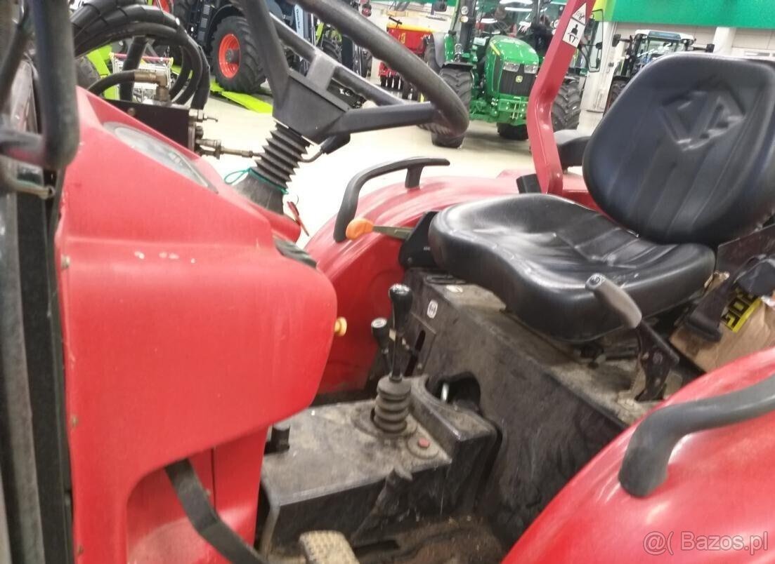 Ciągnik Jinma 204E z ładowaczem i koparką - 2