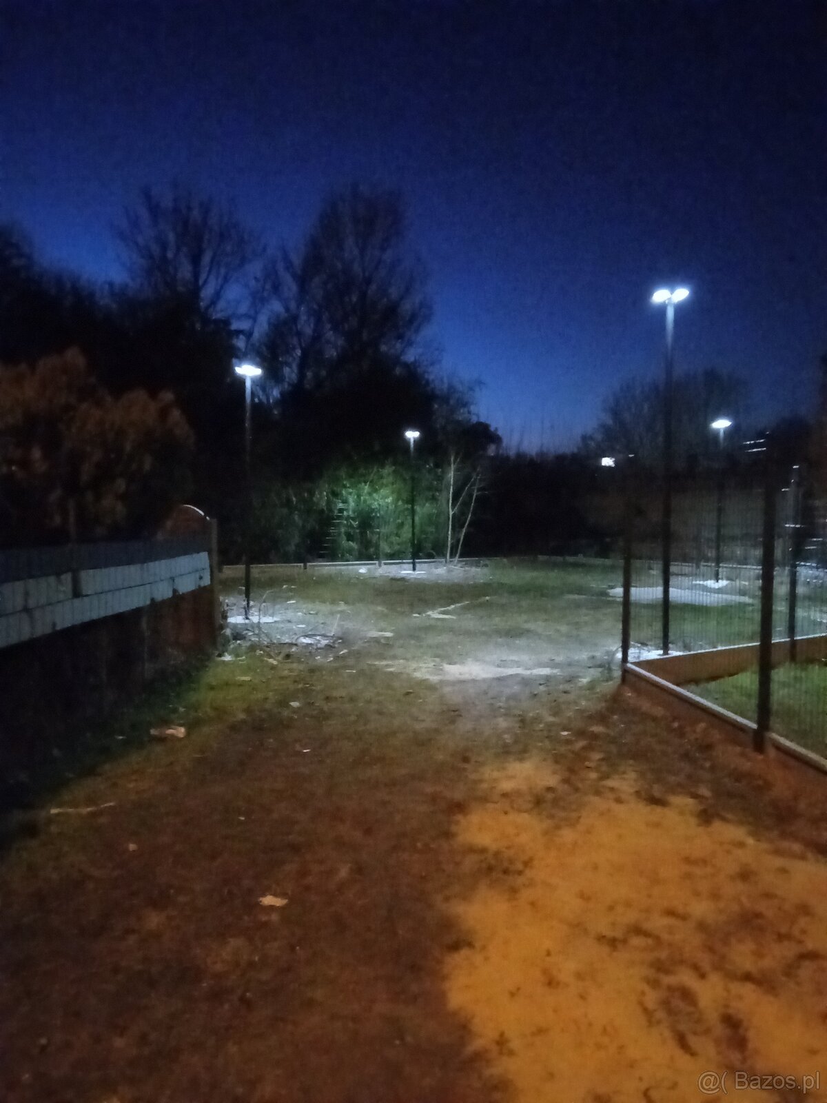 Wynajem miejsc postojowych przy centrum miasta Legnicy - 2