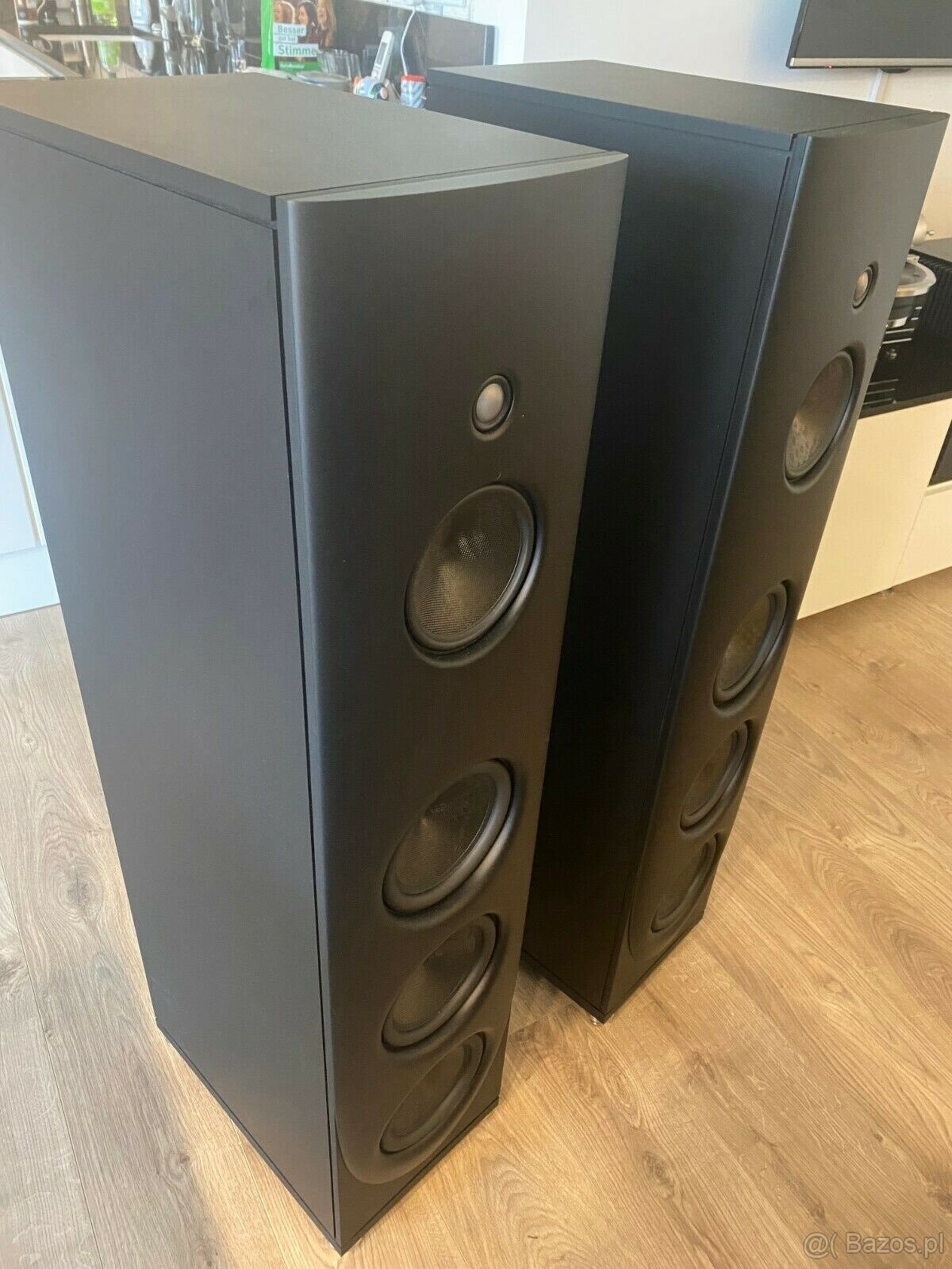 MAGICO Q3 Speakers - (Price: 7000 EUR) - 2