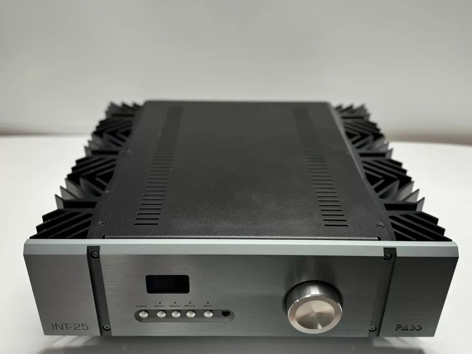 Pass Labs Int-25 - 2