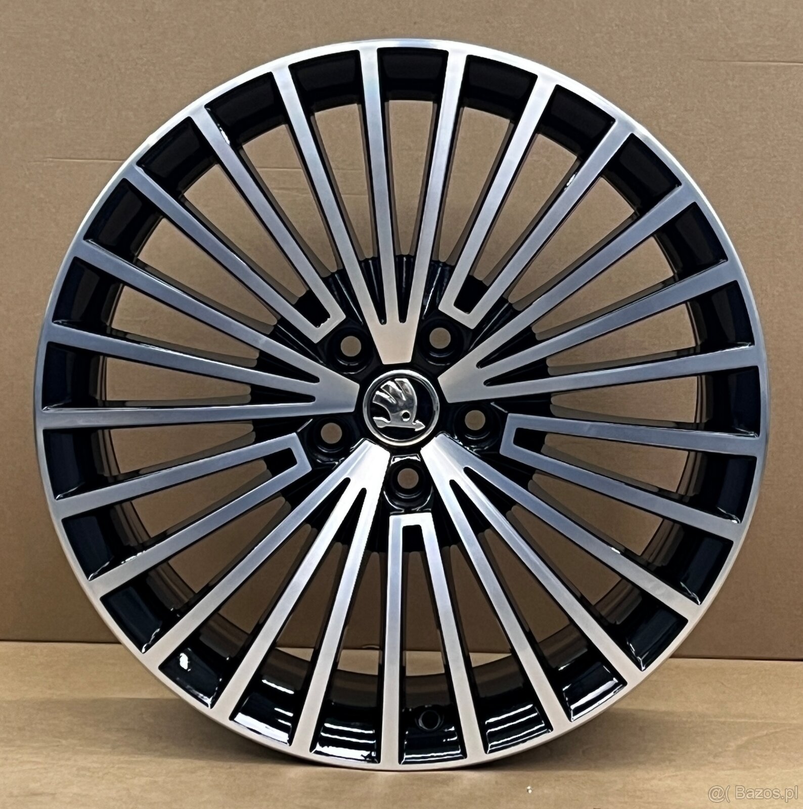Felgi 19 cali ORYGINAŁ Skoda SUPERB 8Jx19 ET44 5x112 3V0 - 2
