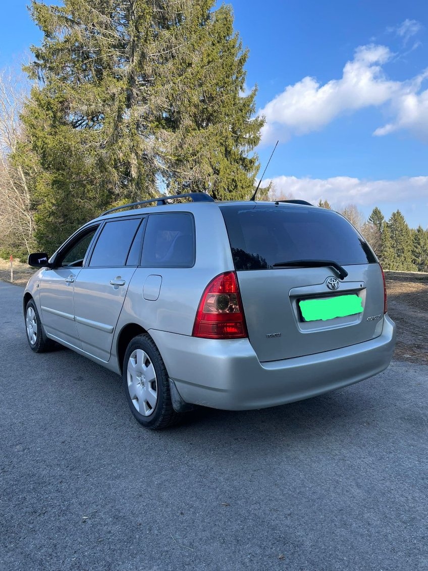 Corolla 1,4 benzyna 2005r - 2