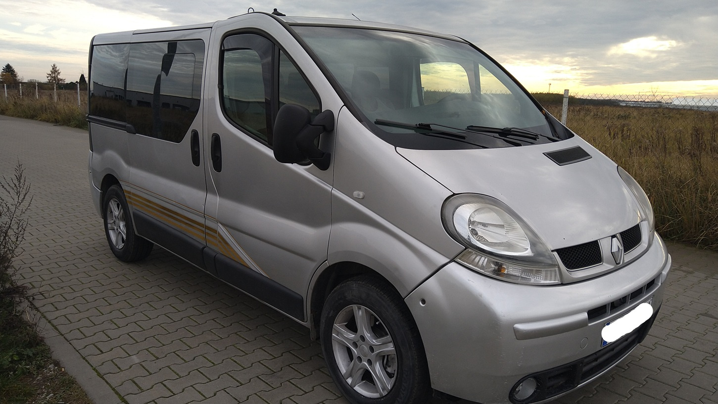 renault trafic 2.5 diesel klima 7 osobowy - 2