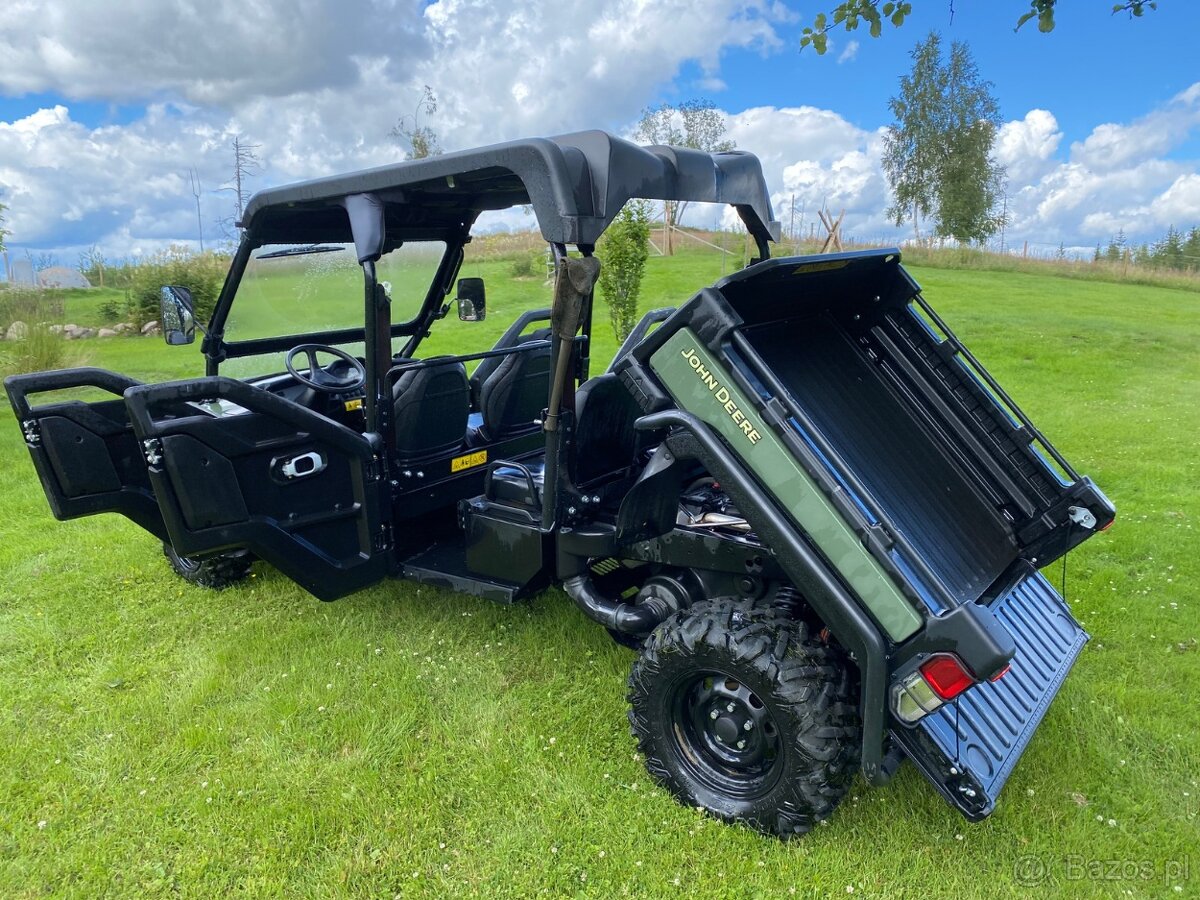 John Deere Gator 4x4 - 2
