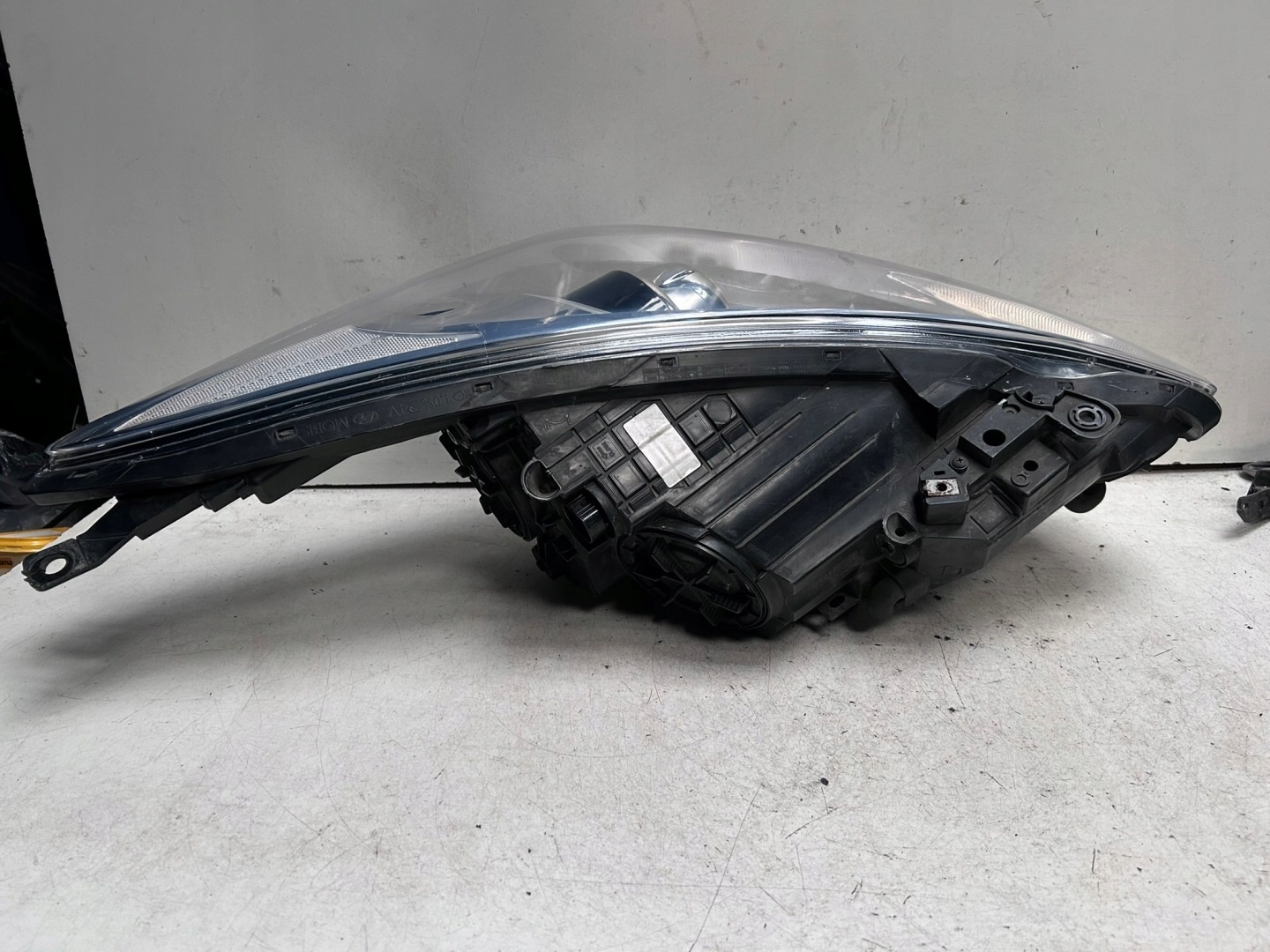 Reflektor lewy Hyundai I40 Xenon 3Z92101700 - 2
