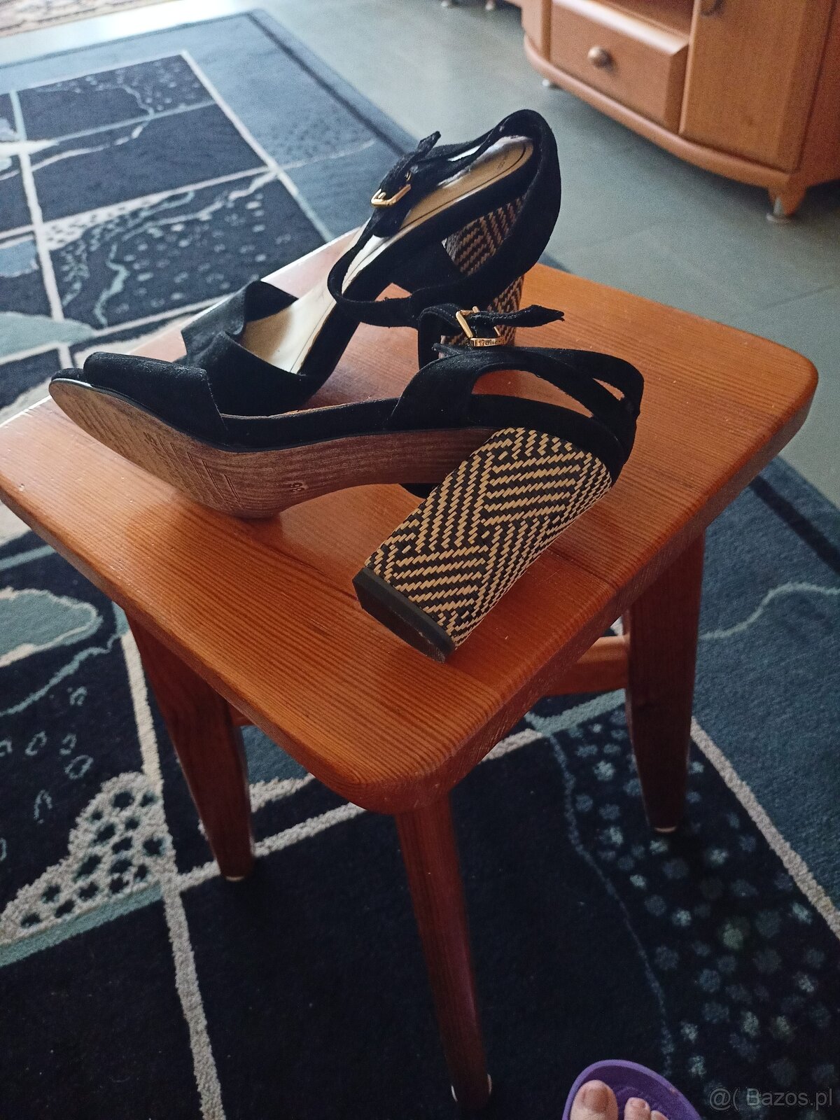 Eleganckie czarne czółenka damskie firmy Tamaris - 2