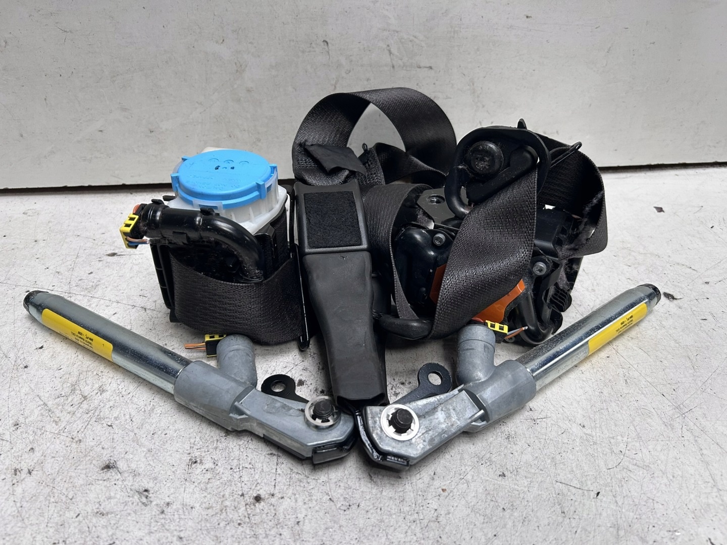 Napinacze pasów bezpieczeństwa Opel Insignia A lift 20951974 - 2