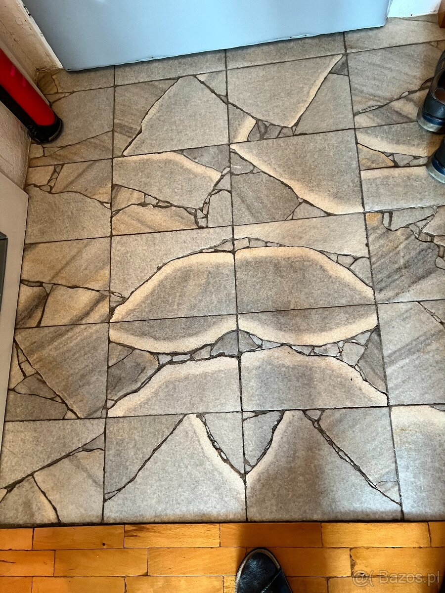 Marmurowe płytki/okrawki grubości ~17-18mm, >5,7m2 - 2
