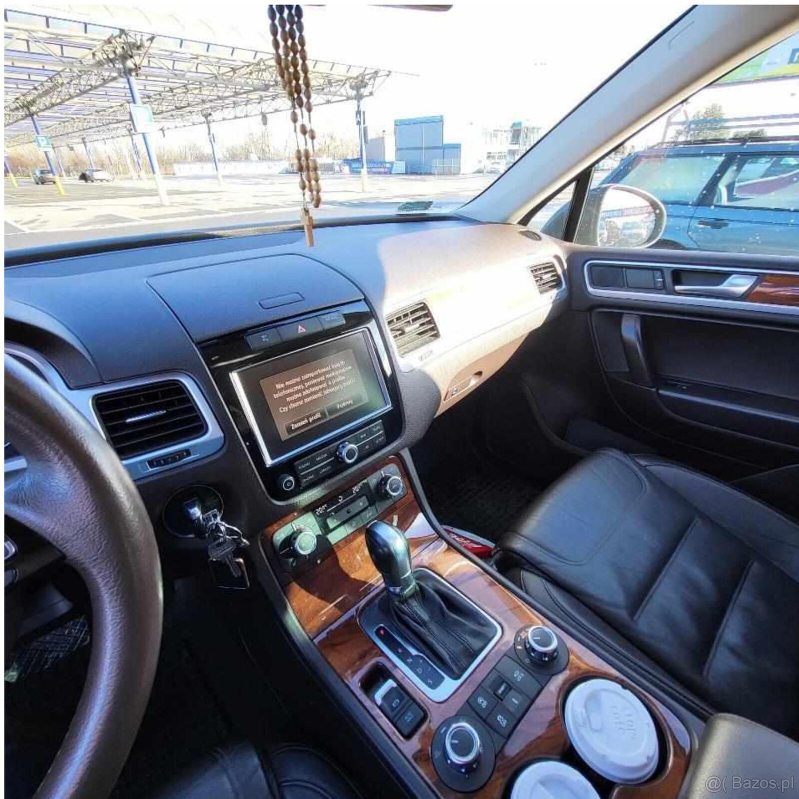 Sprzedaż samochodu osobowego Volkswagen Touareg - 2