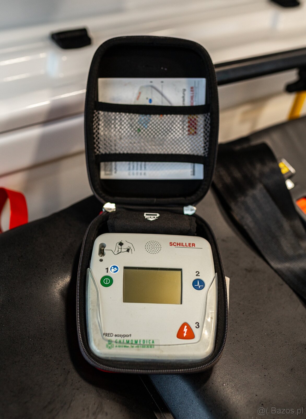 AED Schiller FRED easyport – miniaturowy defibrylator - 2