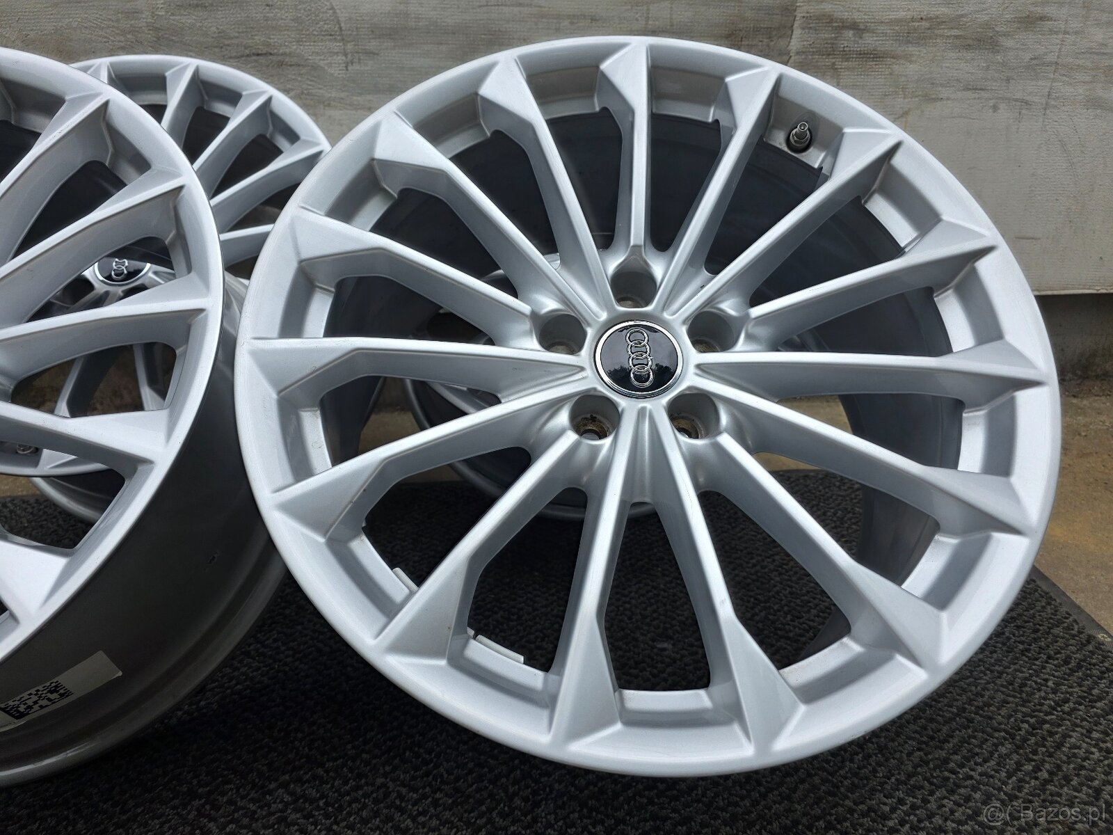FELGE -ALUMINIOWE 5X112 R19 AUDI 9,0J ET34 - 2