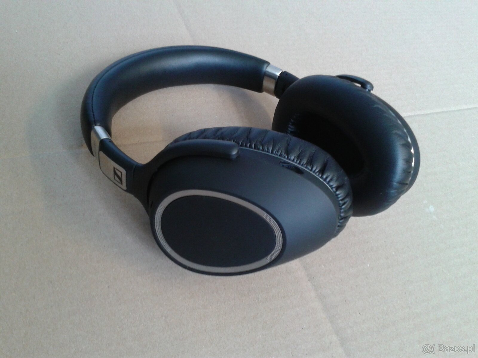 Słuchawki bezprzewodowe Sennheiser PXC 550 - 2