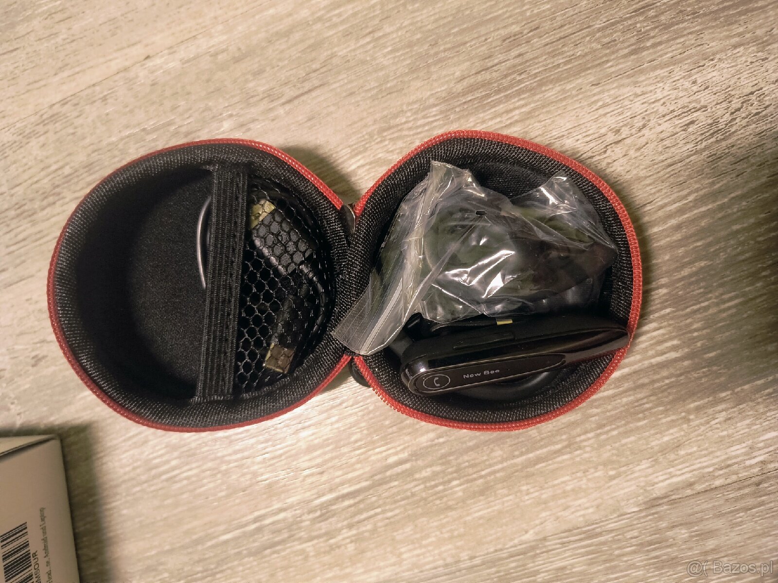Bezprzewodowa słuchawka bluetooth New Bee + usztywniene etui - 2