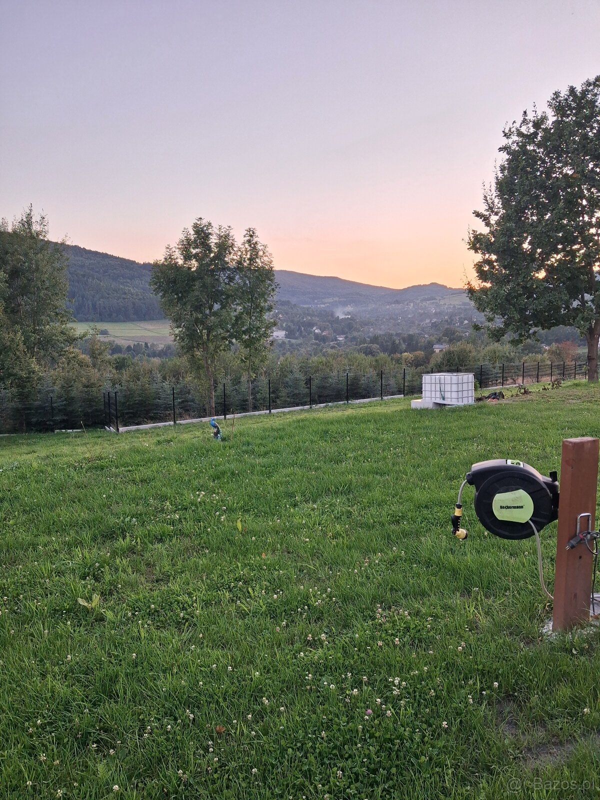 Sprzedam działkę budowlaną - 2