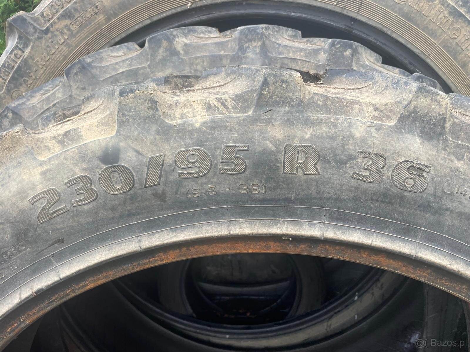 opony 230/95r36 PIRELLI bieżnik ok 3 cm nie naprawiane 9,5-3 - 2