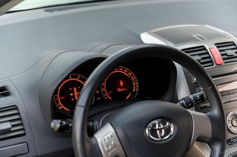 TOYOTA AURIS - 20