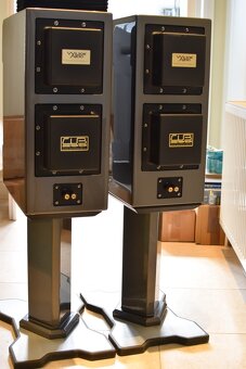 Wilson Audio CUB Series II & Stands - (Price: 2100 EUR) - 2