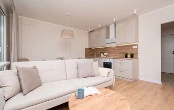 Mieszkanie o pow. 47.50m2, balkon, IV p., Os. Asnyka - 2