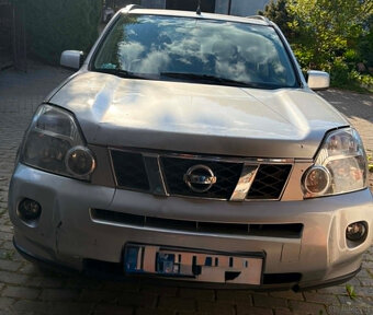 Do sprzedania Nissan X-Trail II (T31) z 2007 roku z uszkodzo - 2