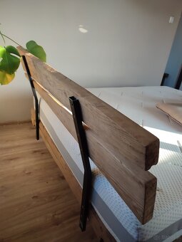 Łóżko z belek DIY z materacem - 2