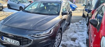 Ford Focus  2022 benzyna hybryda 150KM - 2
