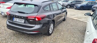 Ford Focus  2022 benzyna hybryda 150KM - 2