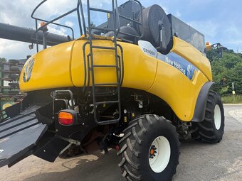Kombajn zbożowy New Holland CR9080 Rok 2008 heder Vario 7,3m - 2