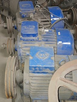 Silniki przemysłowe z kołami pasowymi - 2