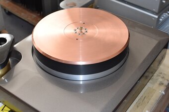Kodo The Beat MagDrive Turntable - (Price: 6900 EUR) - 2