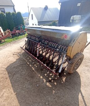 Siewnik zbożowy Poznaniak na docisku - 2