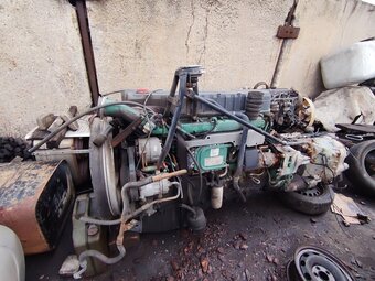 Silnik Volvo D12C380EC99 ze skrzyni biegów - 2