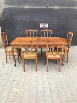 Rozkladany stół z krzesłami - 2