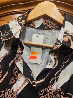 Długa luźna sukienka. Góra zapinana na guziki - 2