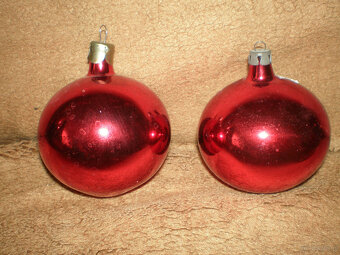 Bombki choinkowe z okresu PRL, używane. Czerwone bombki ozdo - 2