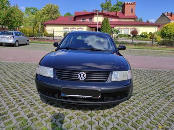 Volkswagen - Passat B5 - 1999r - 1.6 benzyna - 2