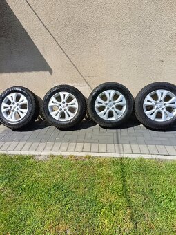 Sprzedam komplet kół zimowych Toyoty Yaris cros - 2