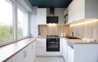 3 pokoje, 53.50m2, II piętro, po remoncie, os.Widok - 2