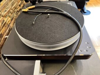 Clearaudio Ovation ( Price : 2300 EUR ) - 2