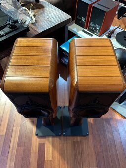 Sonus faber ELECTA AMATOR 1+ stands ( Price :1900 EUR ) - 2